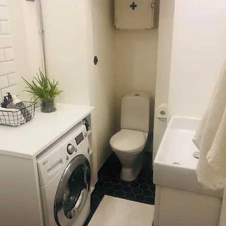 Charming In Toeoeloe With Nordic Design Apartamento Helsínquia